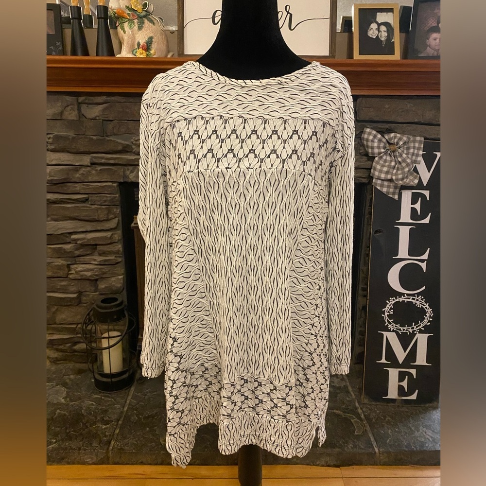 Ali Miles Cream/Black Tunic